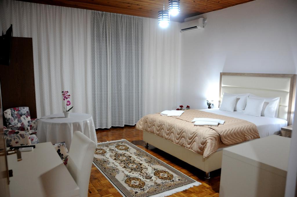 Guest House Smajlaga Улцинь Екстер'єр фото