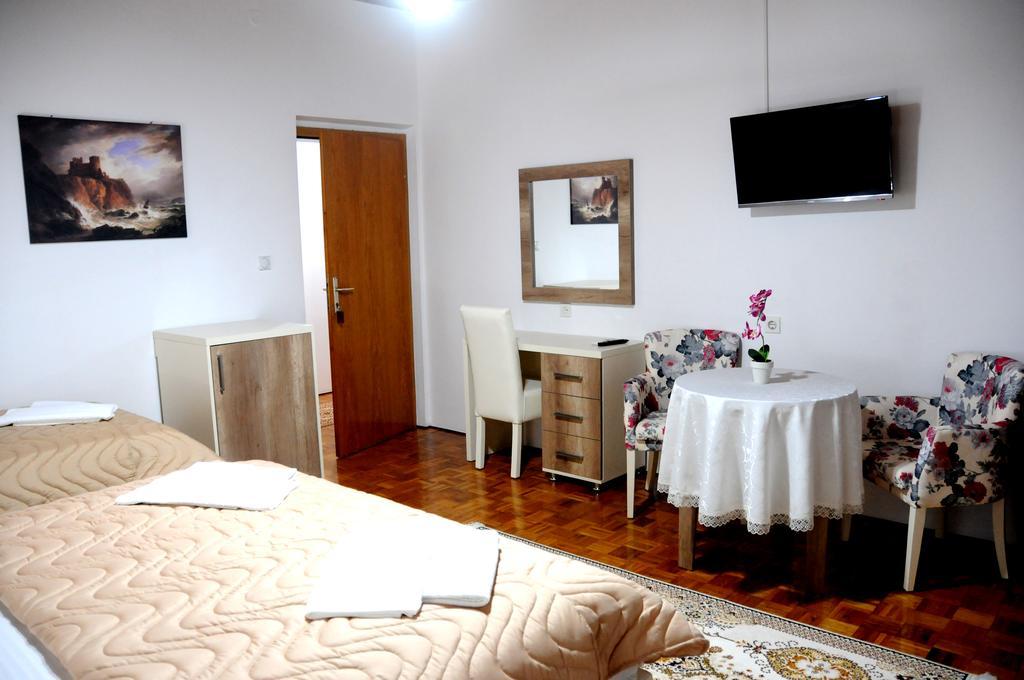 Guest House Smajlaga Улцинь Екстер'єр фото